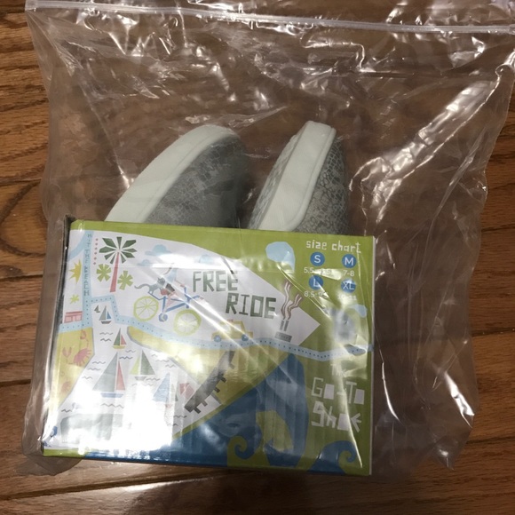 slip on sneaker size L 8.5-9.5 - Picture 5 of 5